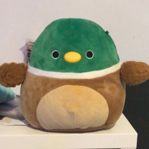 8 inch Avery squishmallow no tag